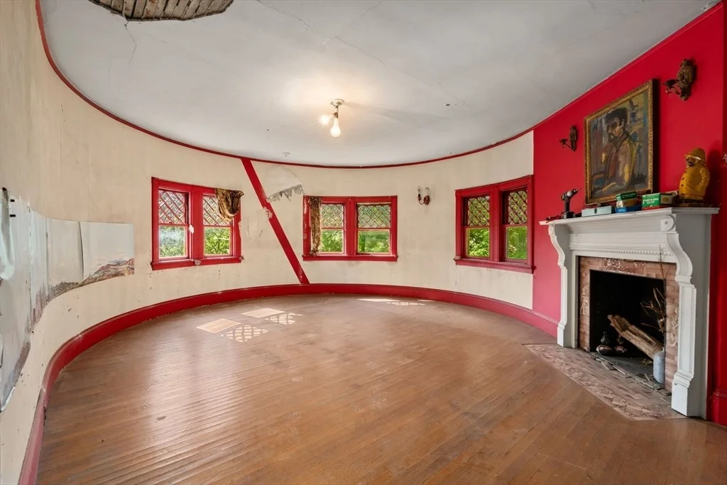 Photo of 379 Central