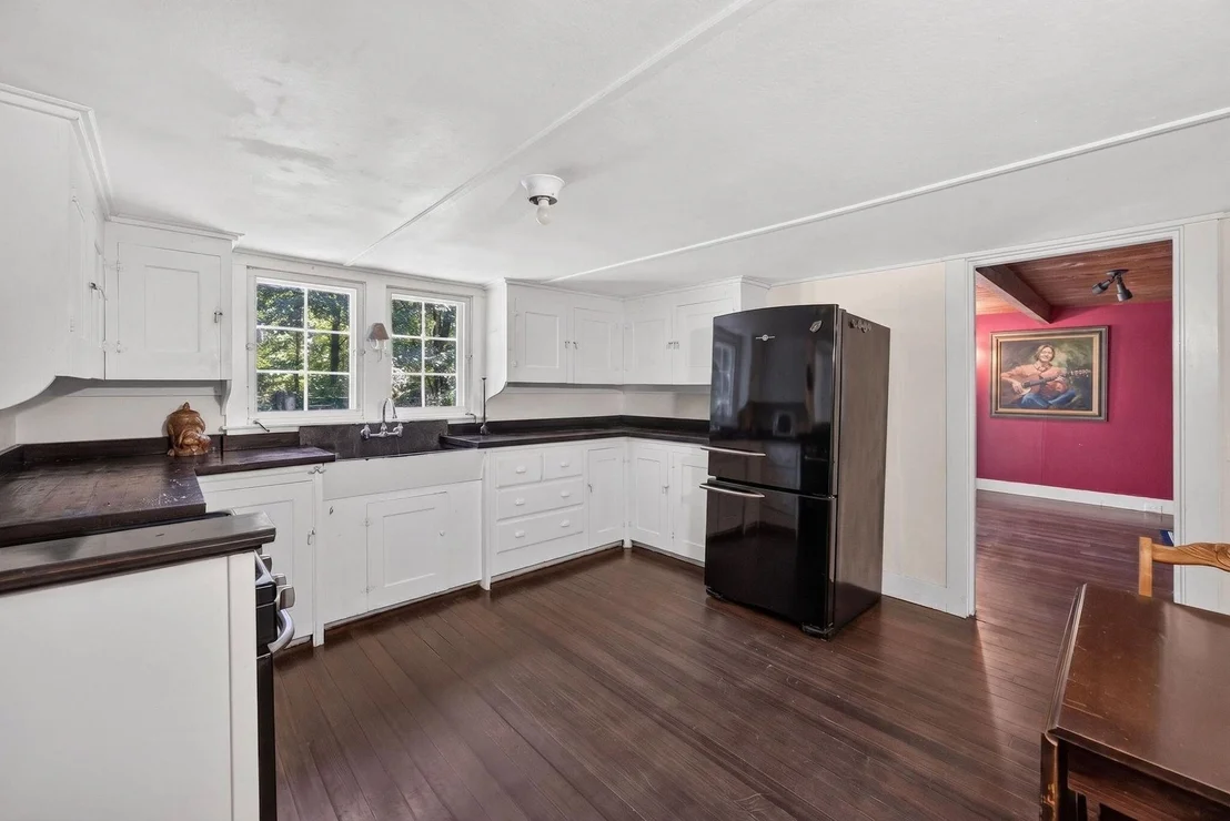 Photo of 7 Carmen Ln