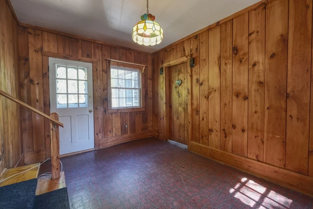 Photo of 175 Knotty Pine Ln