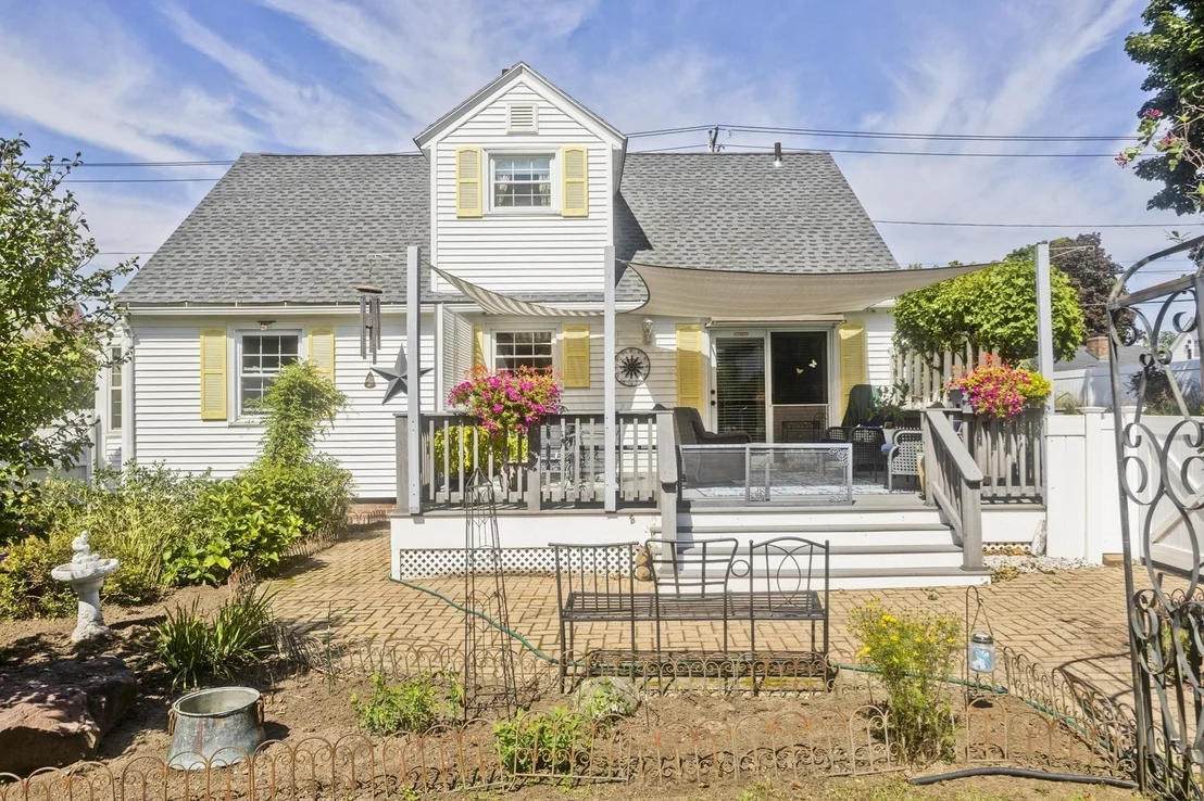 Photo of 65 Beauchamp Terr.