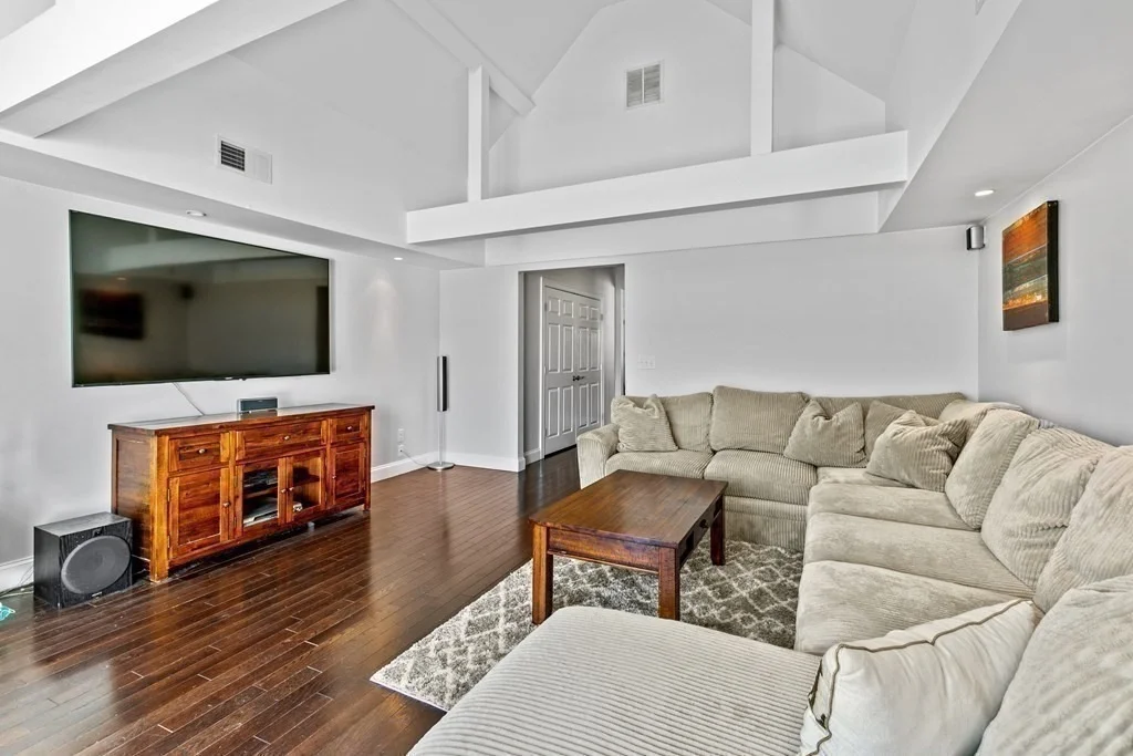 Photo of 651 Nashua Rd