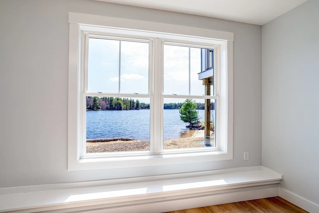 Photo of 74 Lakeshore Dr