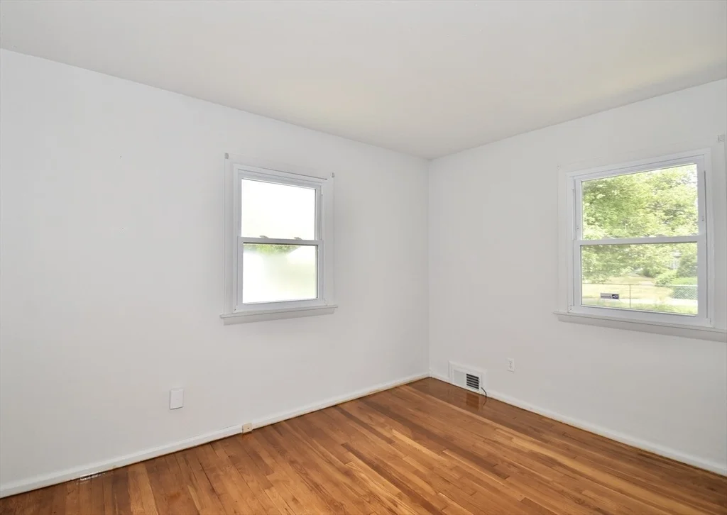 Photo of 631 James St
