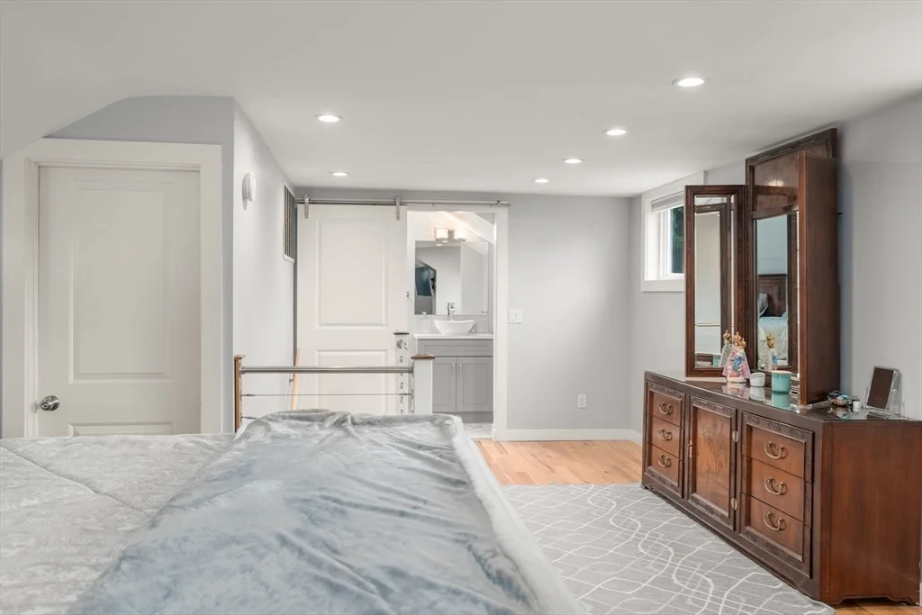 Photo of 32 Oak St
