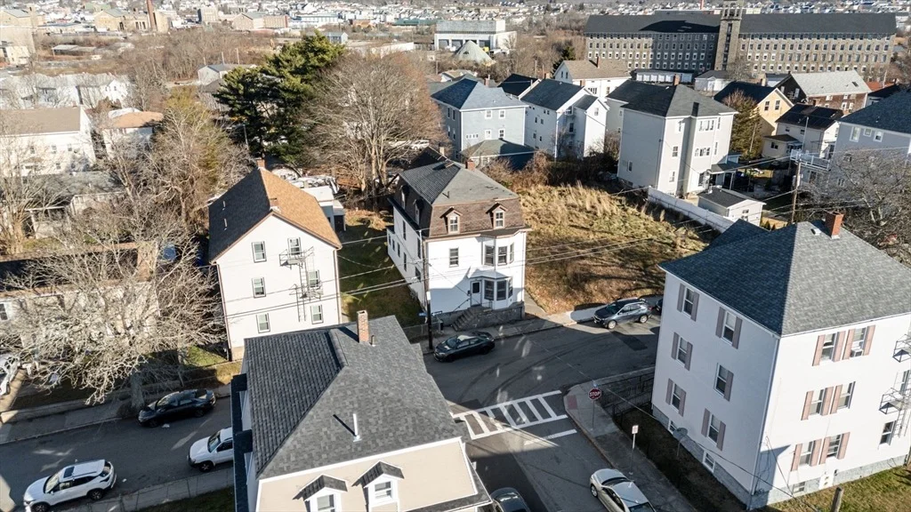 Photo of 482 Snell St