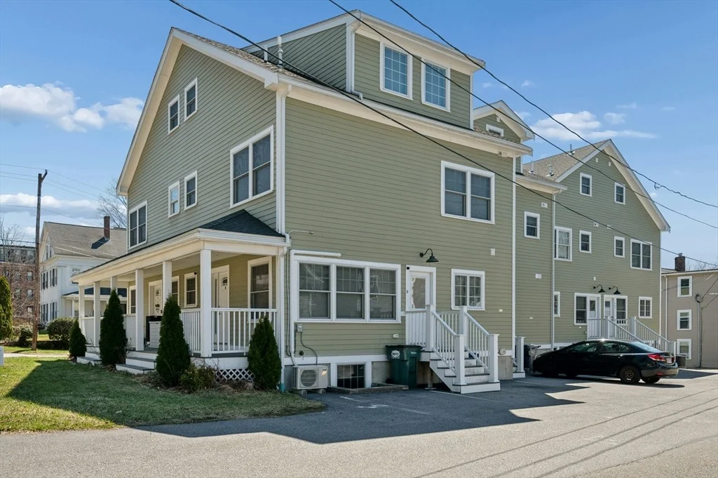Photo of Unit B at 140 Main St