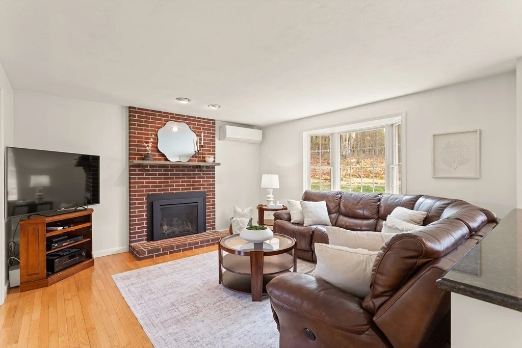 Photo of 4 Ledgewood Dr