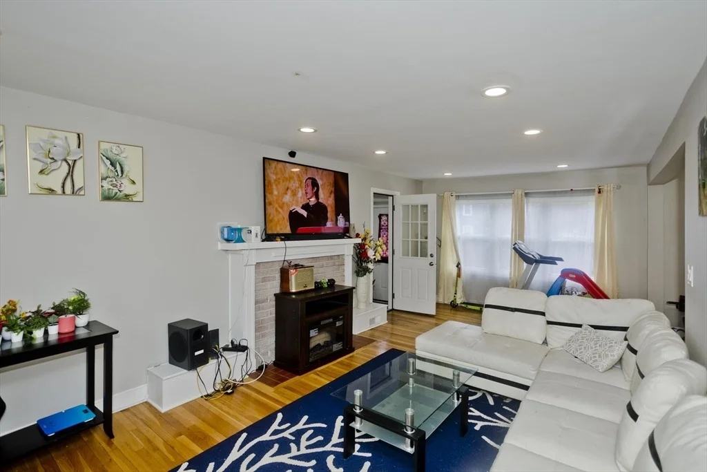 Photo of 174 Abbott St