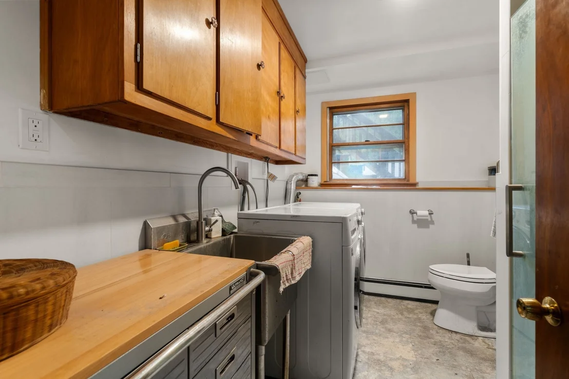 Photo of 10 Everett St
