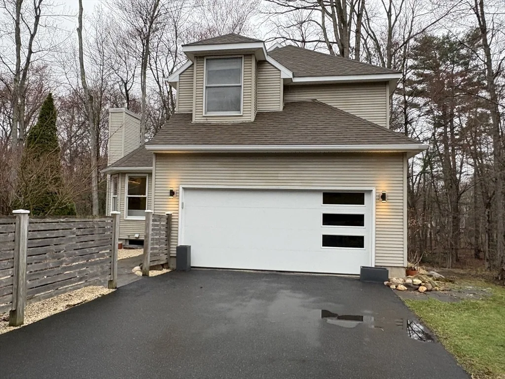 Photo of 39 Dennis Dr