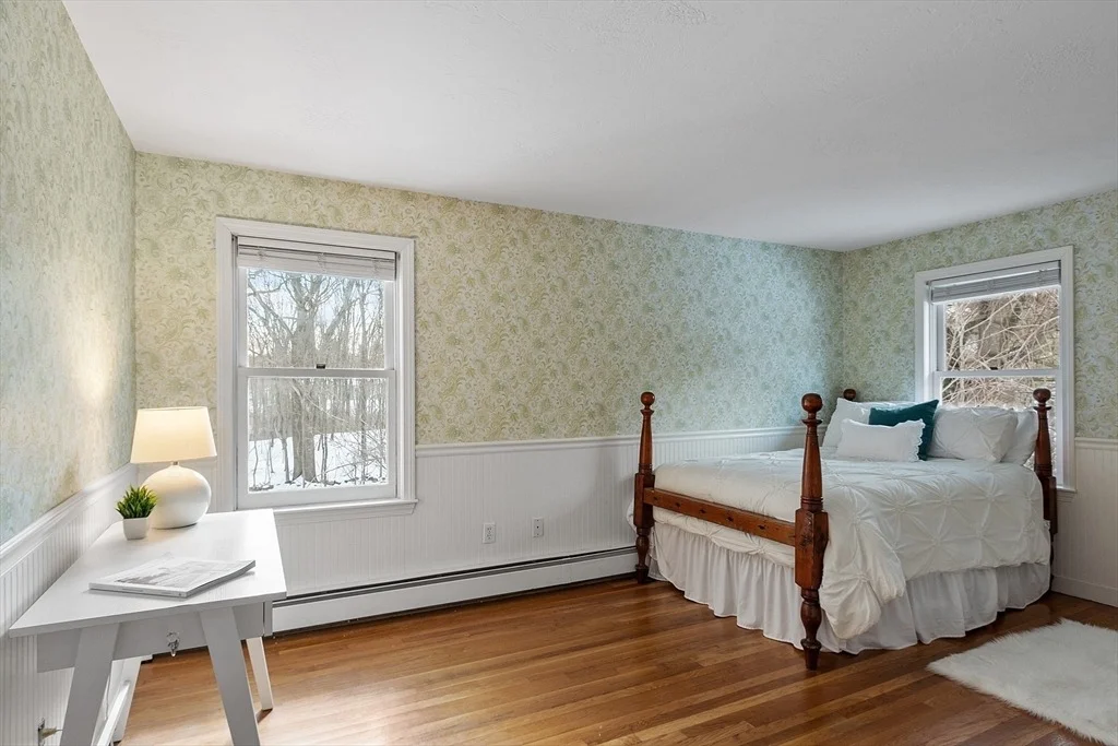 Photo of 7 Meadowbrook Cir