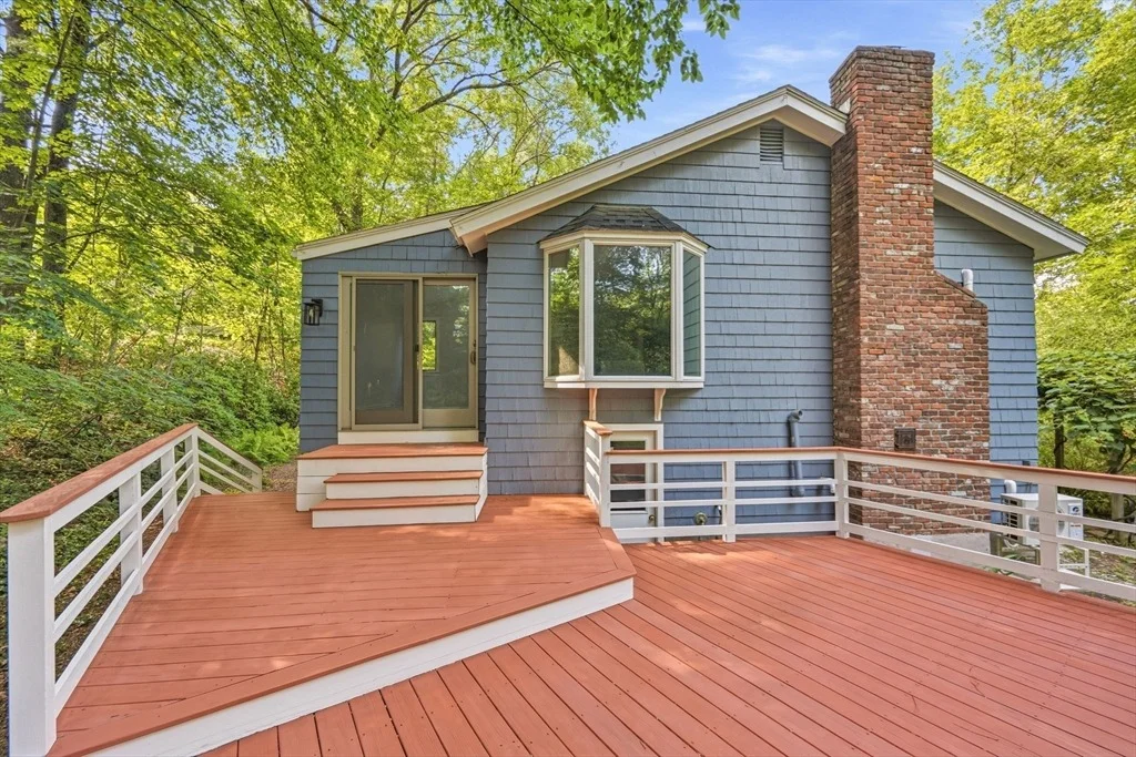 Photo of 7 Hillcrest Dr