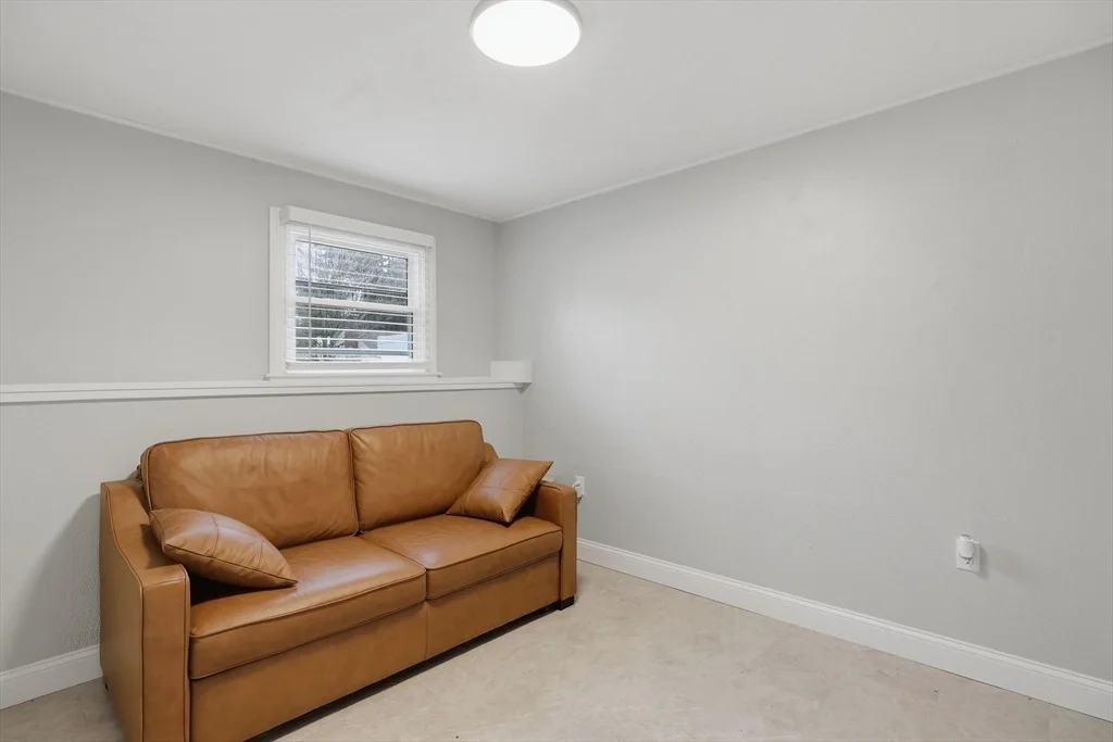 Photo of 8 Stoneybrook Drive