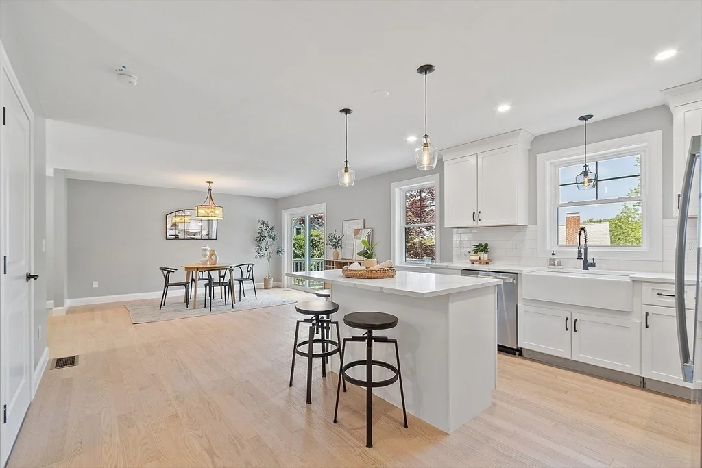 Photo of 383 Delano Rd