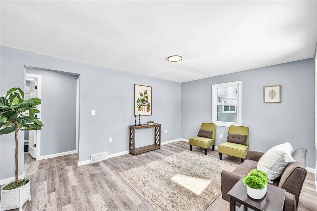 Photo of 297 Breckwood Blvd