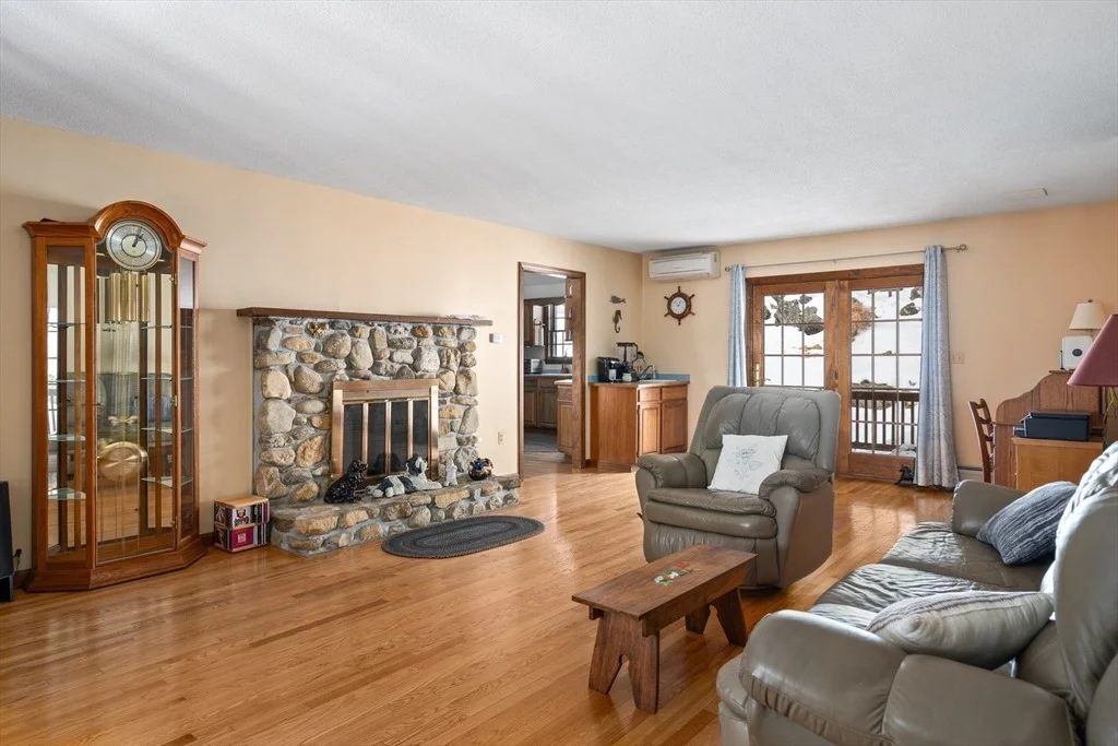 Photo of 49 Burt Rd