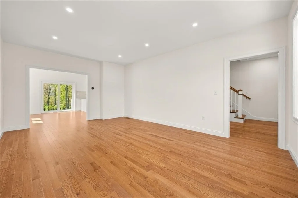 Photo of 12 Valley Run Dr
