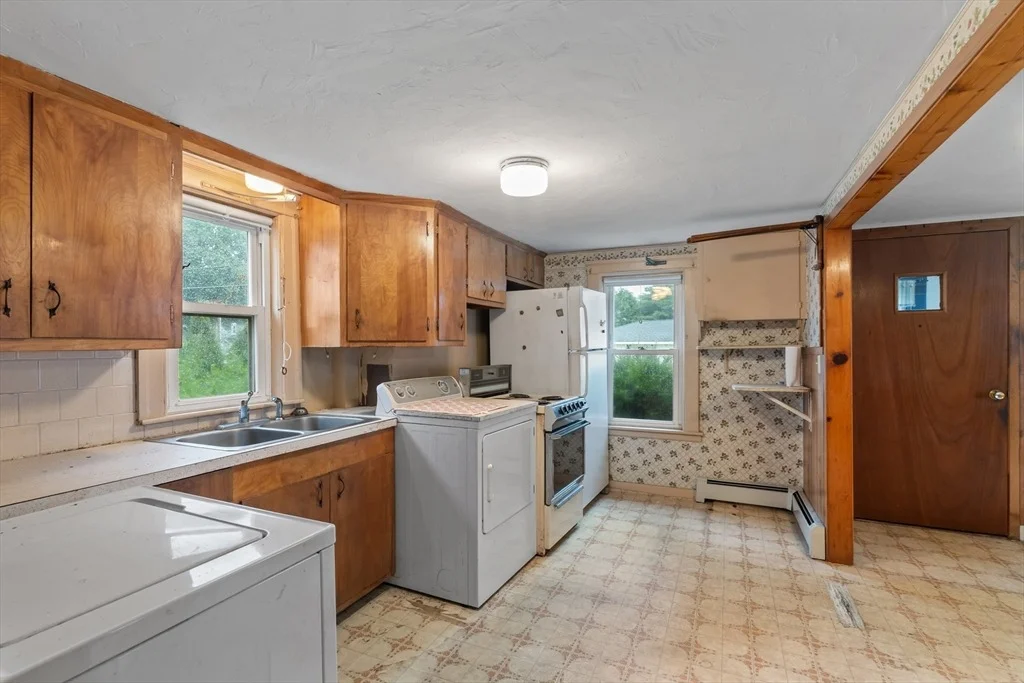 Photo of 21 Edgemere Blvd