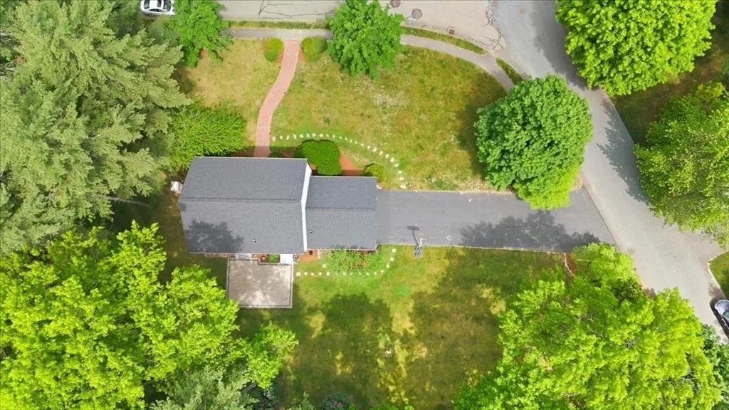 Photo of 32 Millfarm Dr