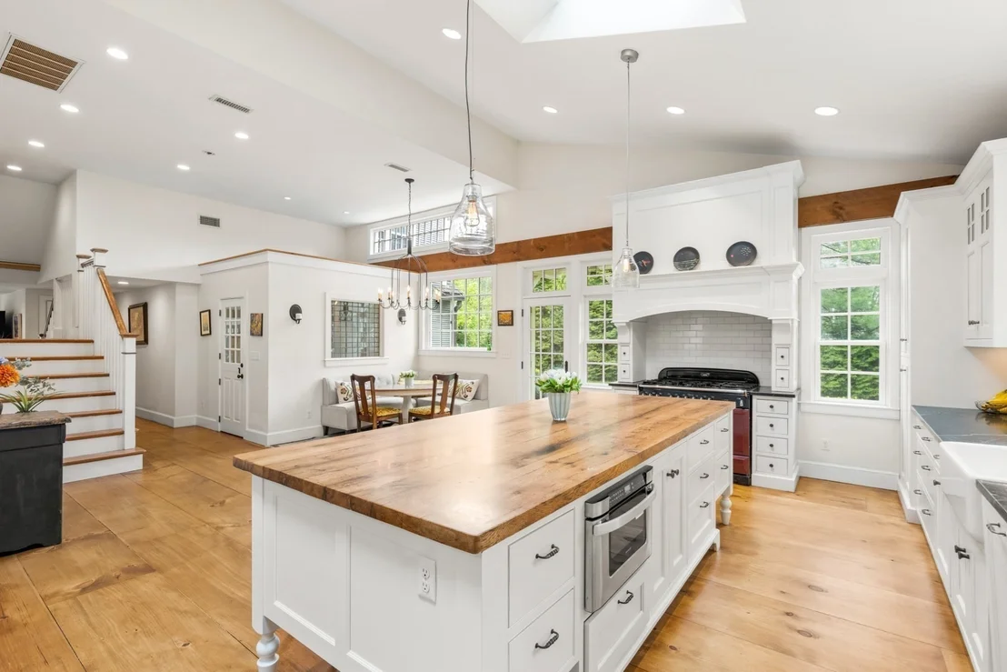 Photo of 41 Longmeadow Road