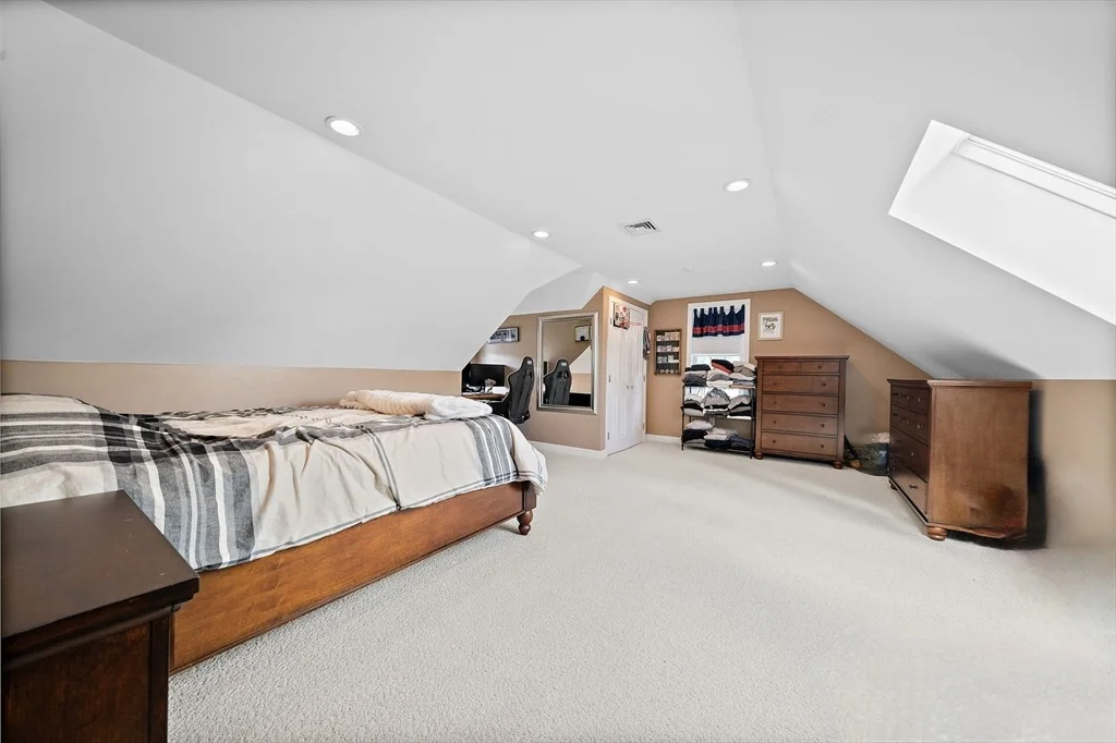 Photo of 146 Eleanor Dr