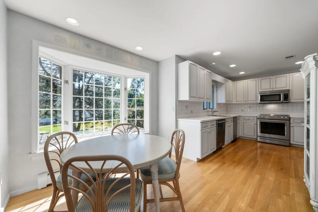 Photo of 14 Powder House Cir