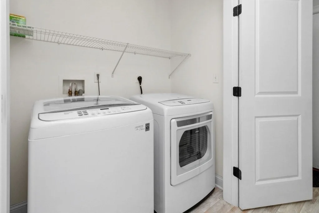 Photo of Unit 2 at 19 Everett Street