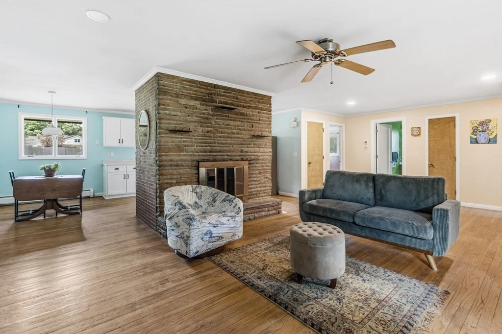 Photo of 6 Valley Ln