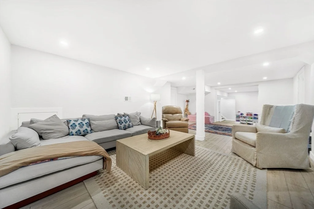 Photo of 265 Weston Rd