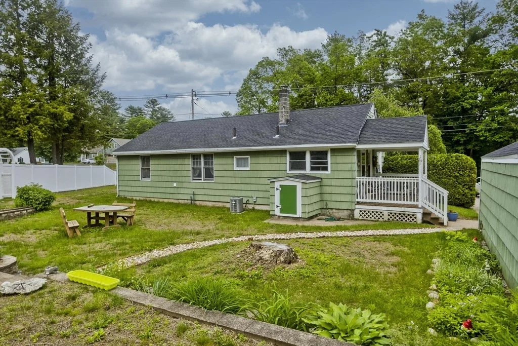 Photo of 299 Shaker Rd