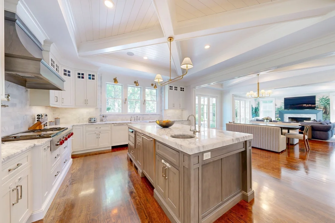 Photo of 370 Grove St