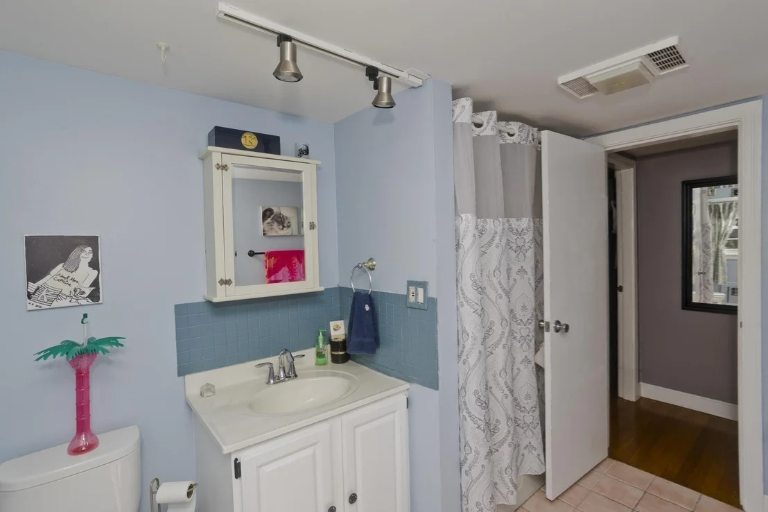 Photo of 65 Beauchamp Terr.