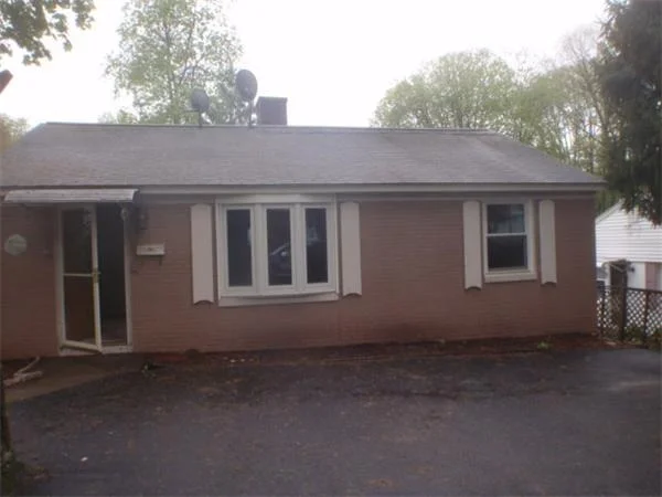 Photo of 51 Tiverton Pkwy