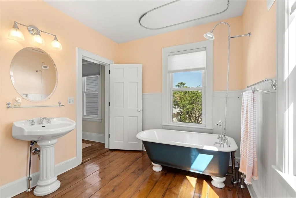 Photo of 138 Lothrop Street