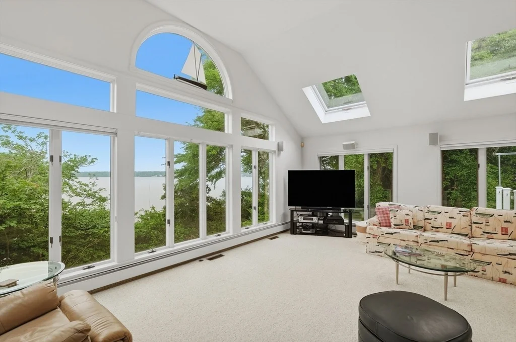 Photo of 34 Shirley Point Rd