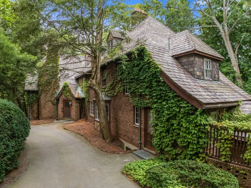 Photo of 25 Hillside Rd