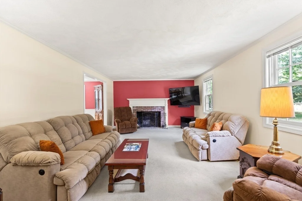 Photo of 35 Willowdale