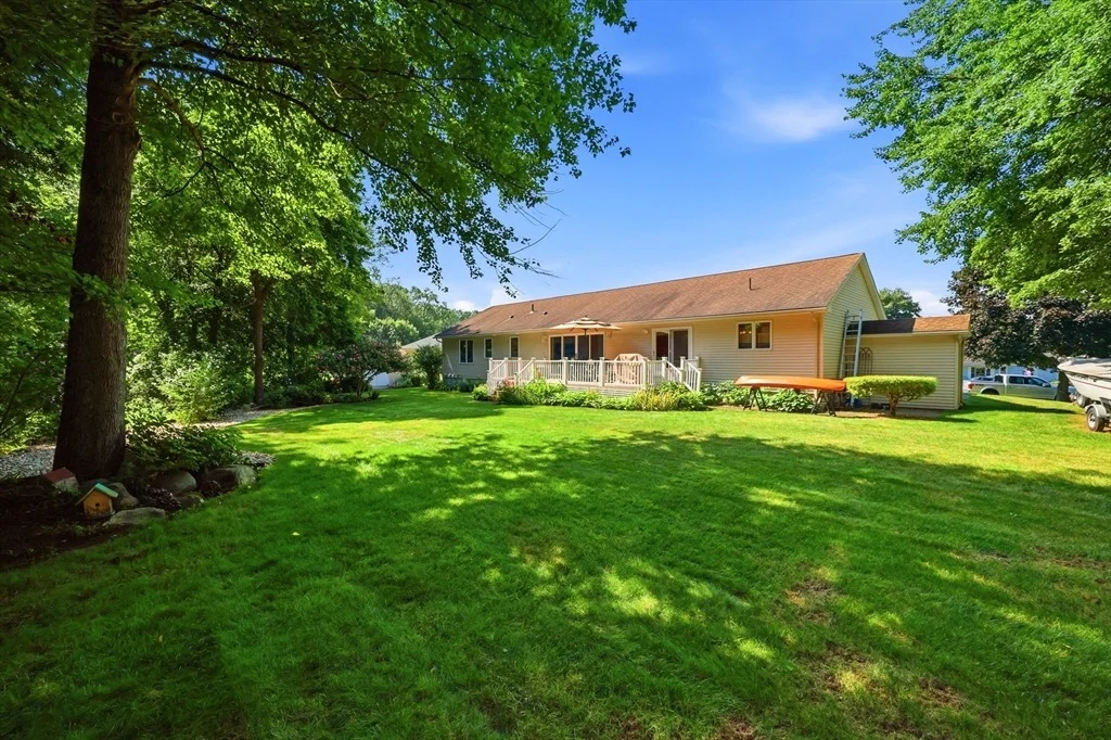 Photo of 142 Oak Knoll Cir