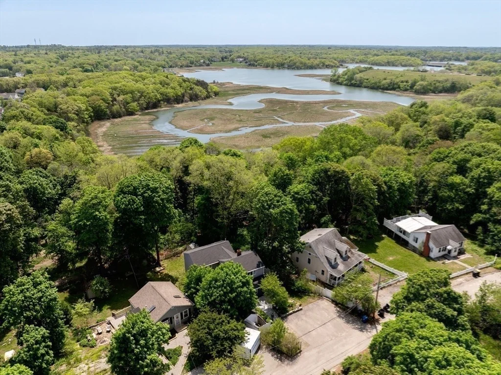 Photo of 9 Shore Garden Rd