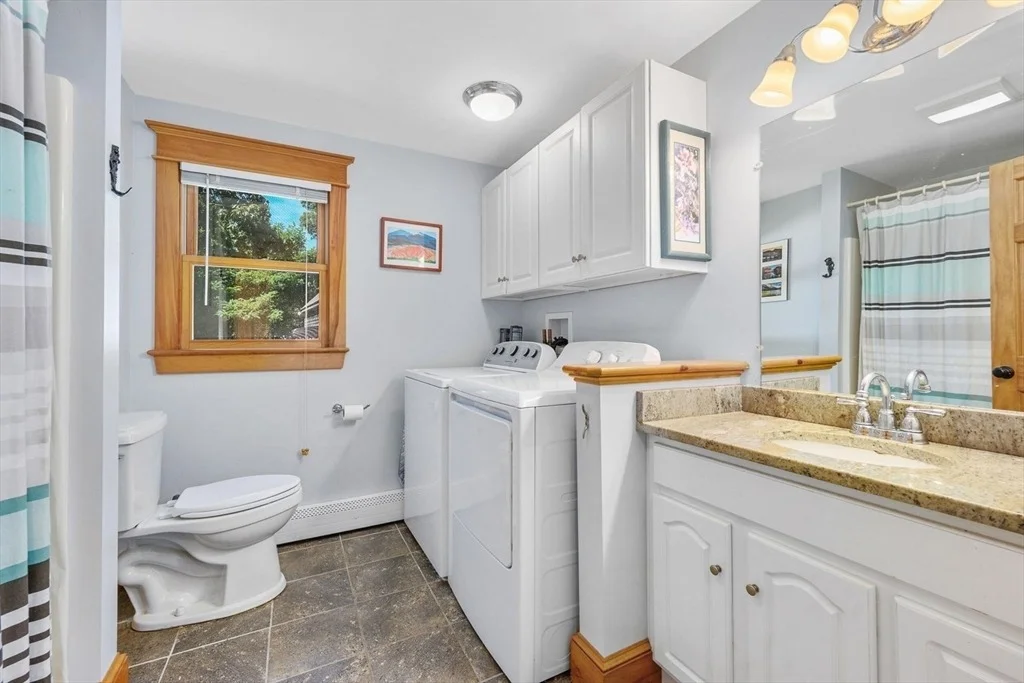 Photo of 213 Hinckley Rd