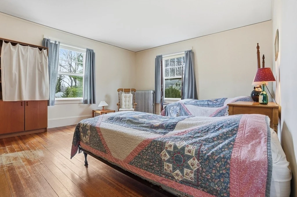 Photo of 242 Lexington Rd