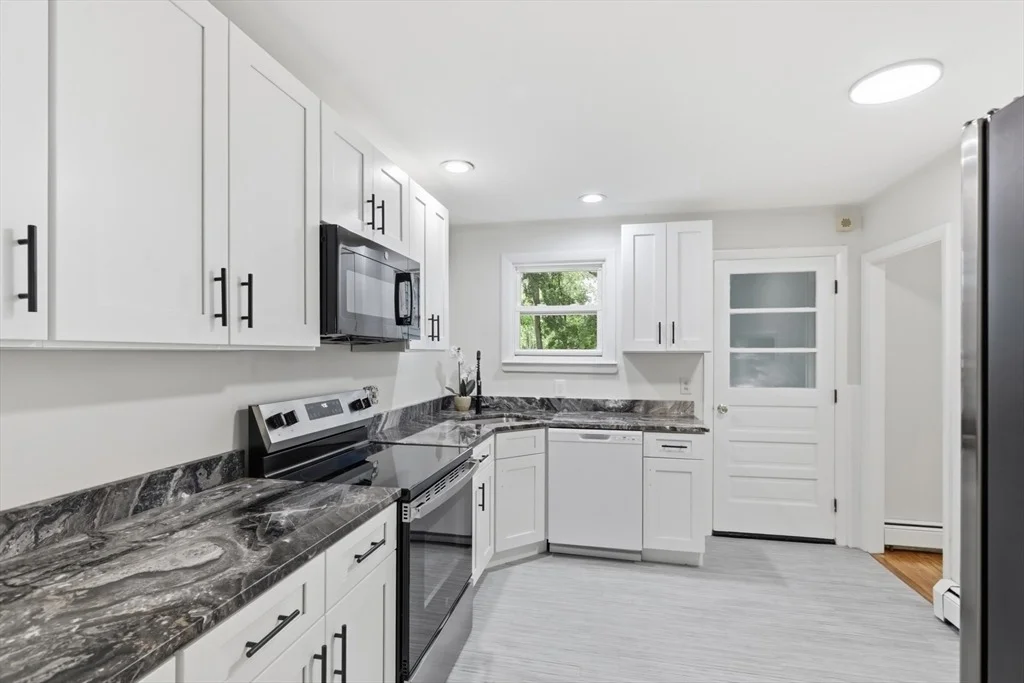 Photo of 1007 Boston Rd