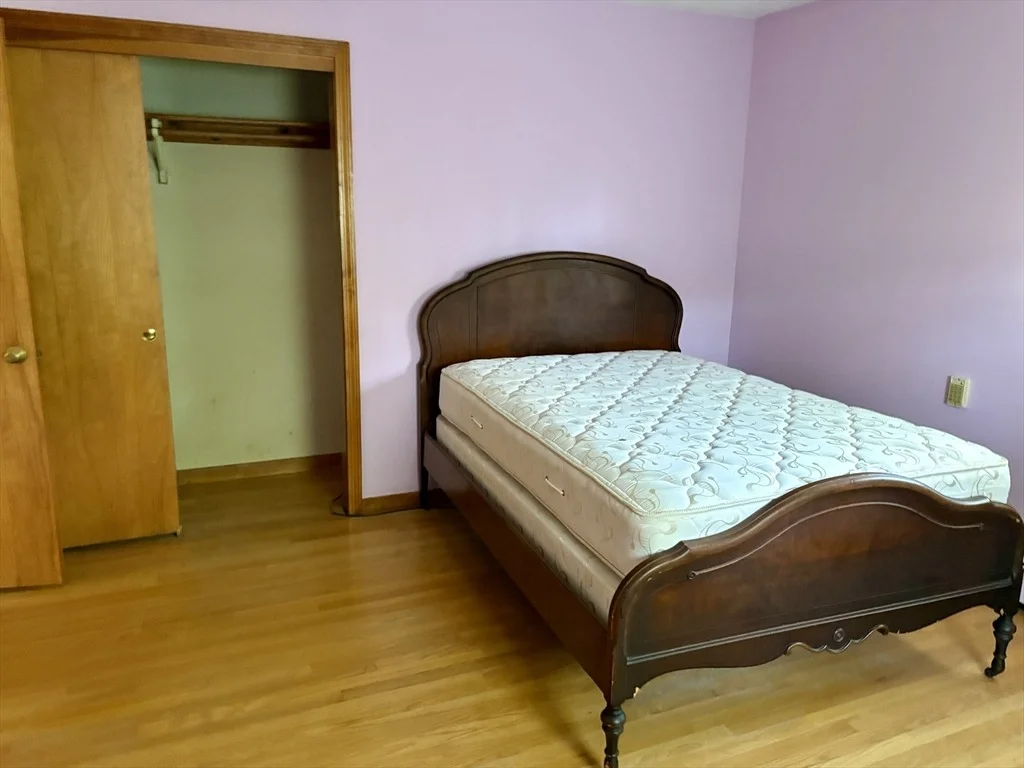 Photo of 43 Mount Tom Ave