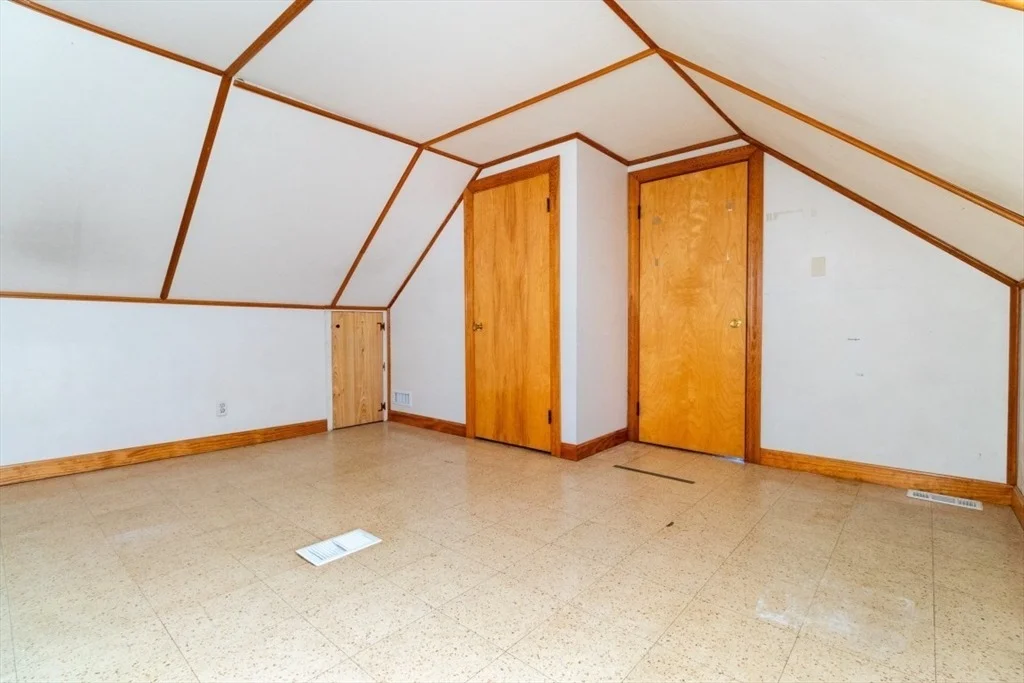 Photo of 46 Conlyn Avenue