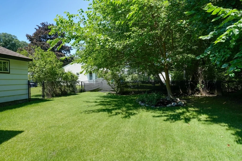 Photo of 20 Ledgewood Dr