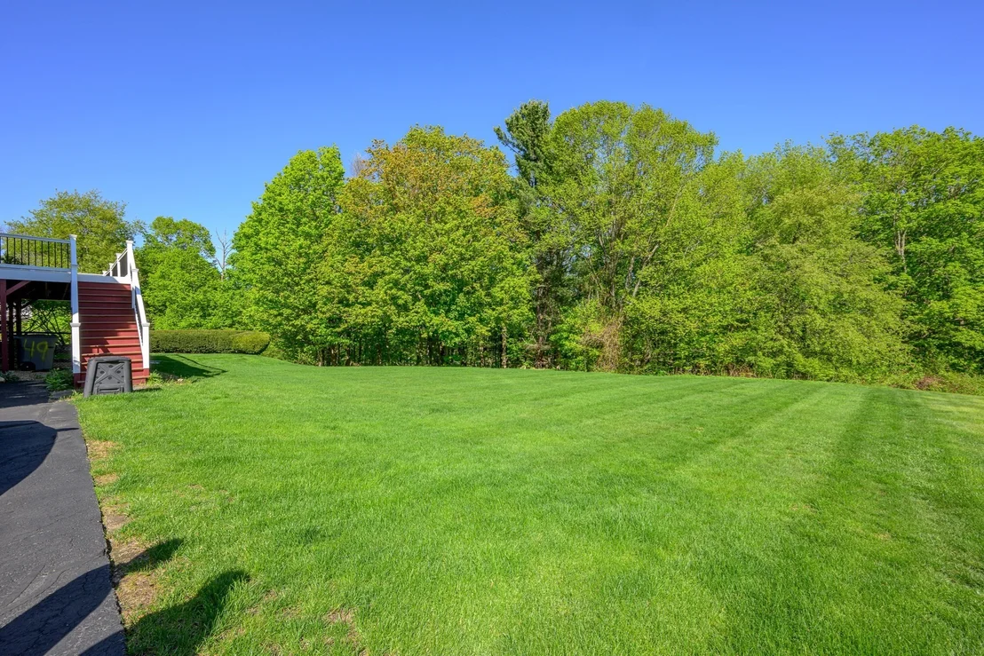 Photo of 49 Fieldstone Dr