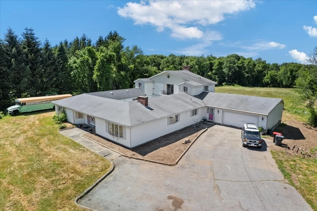 Photo of 186 Eight Lots Road