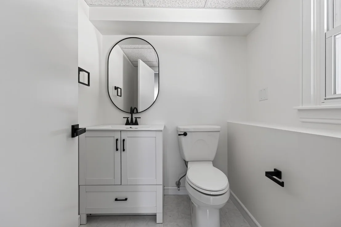 Photo of 585 N Eastern Ave