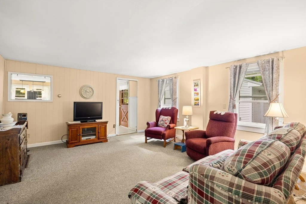 Photo of 294 North Valley Road