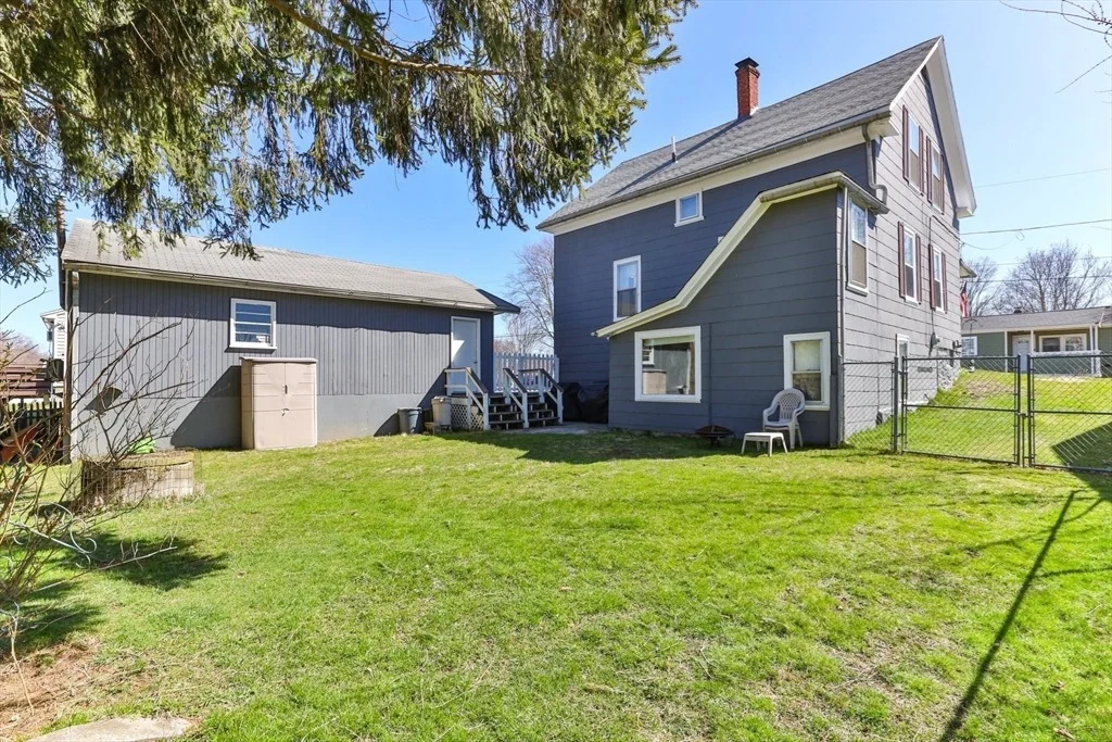 Photo of 112 King St